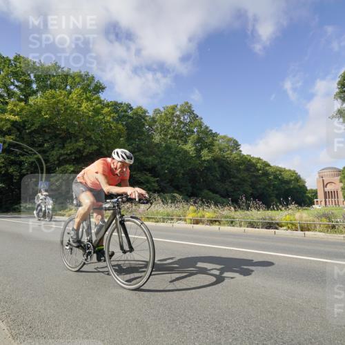 14.09.2025 - Stadtparktriathlon Michael Burmester http://msf.ph/oto/8892459 14.09.2025 11:09:38 Radfahren 724, 729, 780, 790, 831, 900 meine-sportfotos.de