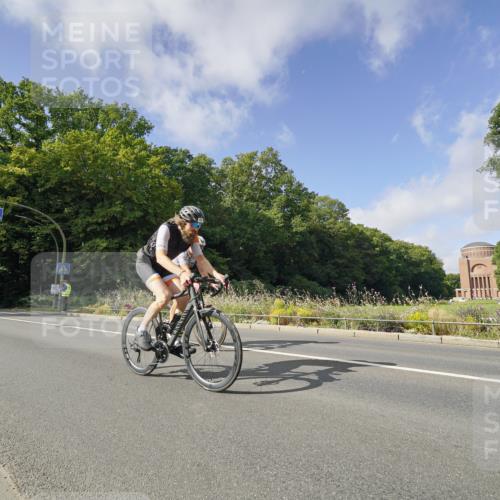 14.09.2025 - Stadtparktriathlon Michael Burmester http://msf.ph/oto/8892462 14.09.2025 11:09:41 Radfahren 724, 780, 790, 831, 900 meine-sportfotos.de