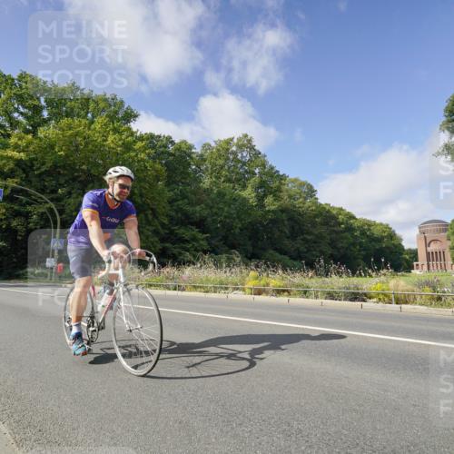 14.09.2025 - Stadtparktriathlon Michael Burmester http://msf.ph/oto/8892479 14.09.2025 11:10:48 Radfahren 761, 854, 890, 909, 916 meine-sportfotos.de