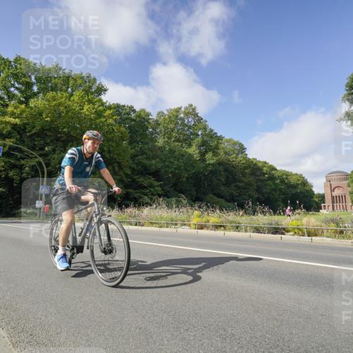 14.09.2025 - Stadtparktriathlon Michael Burmester http://msf.ph/oto/8892487 14.09.2025 11:10:59 Radfahren 760, 772, 781, 786, 890 meine-sportfotos.de