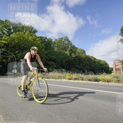 14.09.2025 - Stadtparktriathlon Michael Burmester http://msf.ph/oto/8892496 14.09.2025 11:11:42 Radfahren 740, 792, 911, 914 meine-sportfotos.de