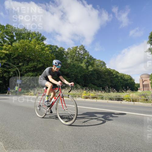 14.09.2025 - Stadtparktriathlon Michael Burmester http://msf.ph/oto/8892503 14.09.2025 11:12:02 Radfahren 754, 755, 765, 771, 802, 852, 919 meine-sportfotos.de