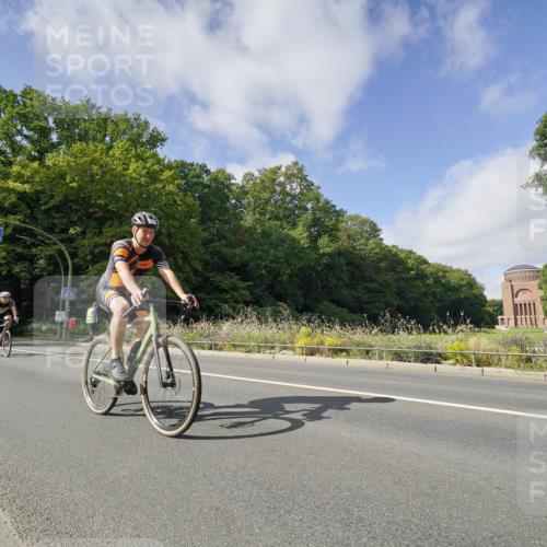 14.09.2025 - Stadtparktriathlon Michael Burmester http://msf.ph/oto/8892515 14.09.2025 11:12:17 Radfahren 734, 746, 774, 801, 803, 807, 835, 846, 905 meine-sportfotos.de