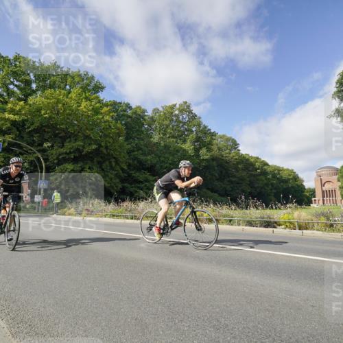 14.09.2025 - Stadtparktriathlon Michael Burmester http://msf.ph/oto/8892540 14.09.2025 11:13:25 Radfahren 776, 825, 828, 857, 897, 973 meine-sportfotos.de