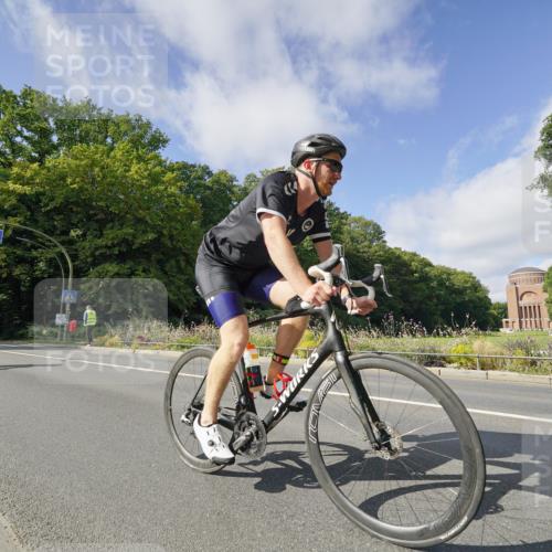 14.09.2025 - Stadtparktriathlon Michael Burmester http://msf.ph/oto/8892542 14.09.2025 11:13:26 Radfahren 776, 825, 828, 857, 889, 897, 917 meine-sportfotos.de