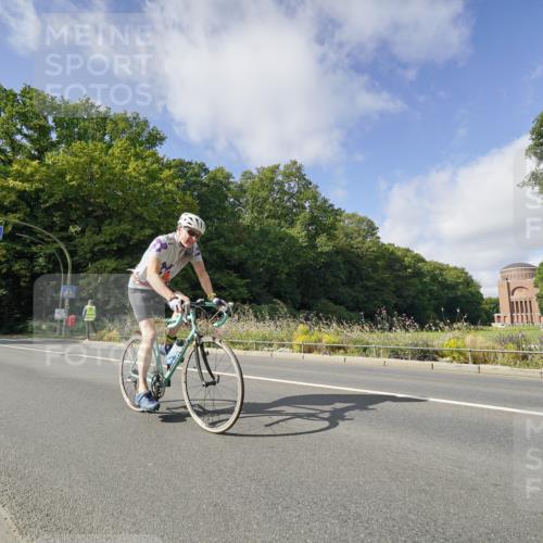 14.09.2025 - Stadtparktriathlon Michael Burmester http://msf.ph/oto/8892551 14.09.2025 11:13:54 Radfahren 838, 855 meine-sportfotos.de