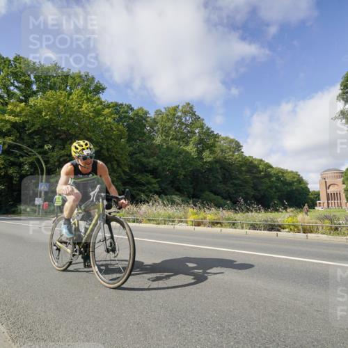 14.09.2025 - Stadtparktriathlon Michael Burmester http://msf.ph/oto/8892554 14.09.2025 11:14:06 Radfahren 744, 796, 824, 850, 873 meine-sportfotos.de