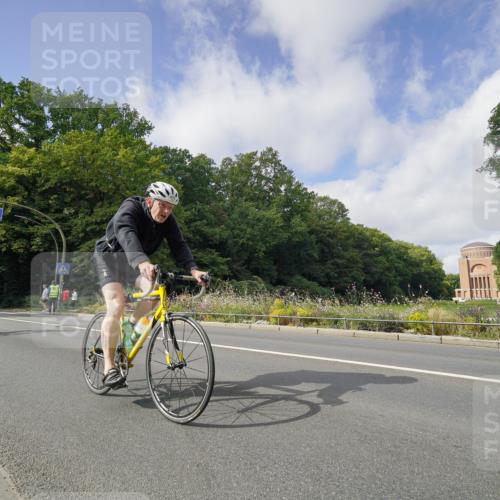14.09.2025 - Stadtparktriathlon Michael Burmester http://msf.ph/oto/8892596 14.09.2025 11:16:05 Radfahren 878, 894, 915, 940 meine-sportfotos.de