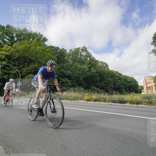 14.09.2025 - Stadtparktriathlon Michael Burmester http://msf.ph/oto/8892606 14.09.2025 11:16:28 Radfahren 808, 831, 876, 895, 968 meine-sportfotos.de