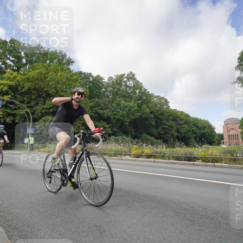 14.09.2025 - Stadtparktriathlon Michael Burmester http://msf.ph/oto/8892649 14.09.2025 11:18:51 Radfahren 826, 852, 919, 996, 1006 meine-sportfotos.de
