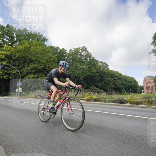 14.09.2025 - Stadtparktriathlon Michael Burmester http://msf.ph/oto/8892651 14.09.2025 11:18:52 Radfahren 826, 852, 919, 996, 1006 meine-sportfotos.de