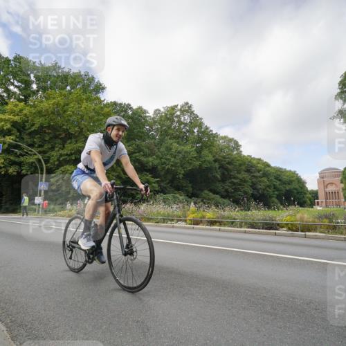14.09.2025 - Stadtparktriathlon Michael Burmester http://msf.ph/oto/8892657 14.09.2025 11:19:13 Radfahren 797, 806, 835, 911, 914, 947, 969 meine-sportfotos.de