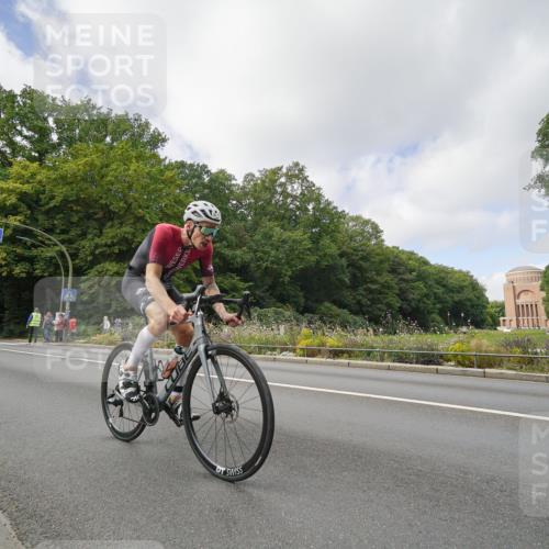 14.09.2025 - Stadtparktriathlon Michael Burmester http://msf.ph/oto/8892691 14.09.2025 11:20:19 Radfahren 772, 833, 853, 859, 865, 872 meine-sportfotos.de