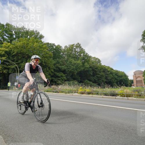 14.09.2025 - Stadtparktriathlon Michael Burmester http://msf.ph/oto/8892744 14.09.2025 11:22:15 Radfahren 842, 855, 929, 952, 964, 972, 997, 1007, 1014 meine-sportfotos.de