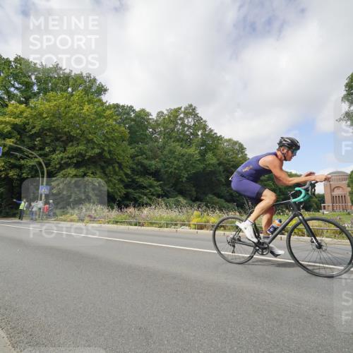 14.09.2025 - Stadtparktriathlon Michael Burmester http://msf.ph/oto/8892750 14.09.2025 11:22:33 Radfahren 857, 880, 892, 901, 998 meine-sportfotos.de