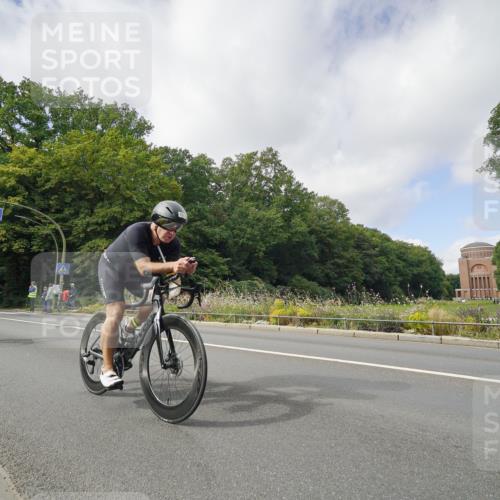 14.09.2025 - Stadtparktriathlon Michael Burmester http://msf.ph/oto/8892753 14.09.2025 11:22:41 Radfahren 857, 862, 870, 875, 892, 921, 957, 958, 998 meine-sportfotos.de
