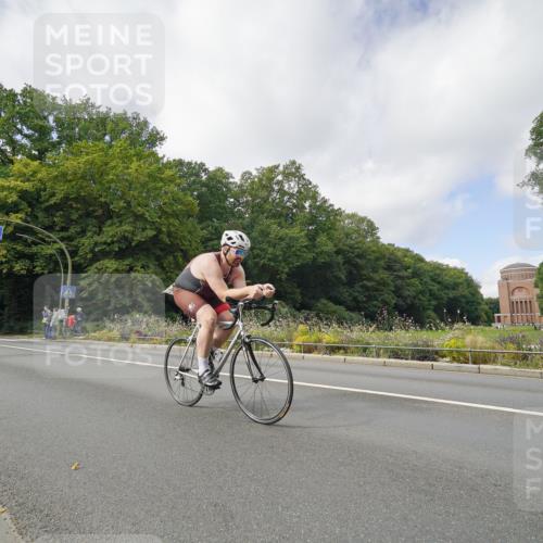 14.09.2025 - Stadtparktriathlon Michael Burmester http://msf.ph/oto/8892756 14.09.2025 11:22:47 Radfahren 862, 870, 875, 921, 957, 958, 998, 1001, 1002 meine-sportfotos.de