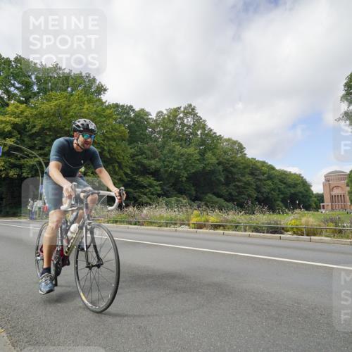 14.09.2025 - Stadtparktriathlon Michael Burmester http://msf.ph/oto/8892759 14.09.2025 11:22:49 Radfahren 862, 870, 875, 921, 957, 958, 1001, 1002 meine-sportfotos.de
