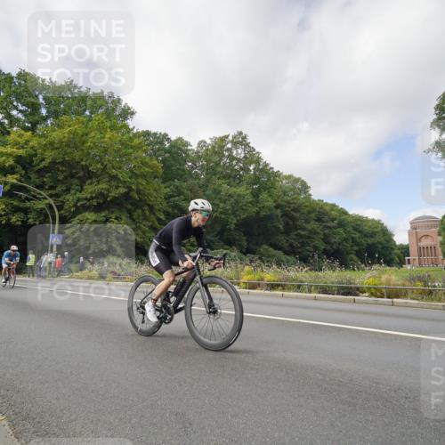 14.09.2025 - Stadtparktriathlon Michael Burmester http://msf.ph/oto/8892767 14.09.2025 11:23:01 Radfahren 829, 831, 851, 882, 918, 920, 948, 963, 974 meine-sportfotos.de