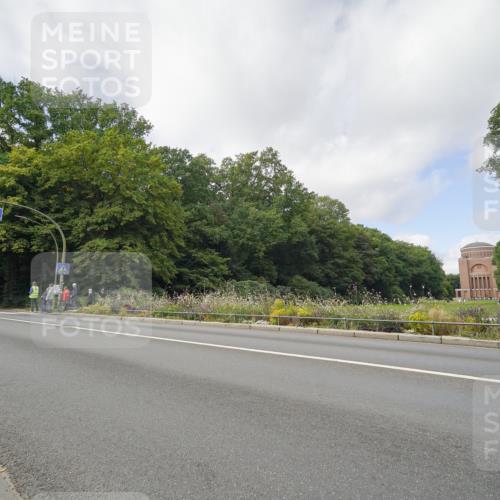14.09.2025 - Stadtparktriathlon Michael Burmester http://msf.ph/oto/8892770 14.09.2025 11:23:03 Radfahren 829, 831, 851, 882, 918, 920, 946, 948, 963, 974 meine-sportfotos.de