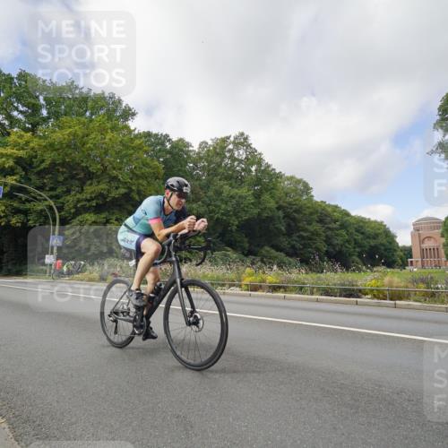 14.09.2025 - Stadtparktriathlon Michael Burmester http://msf.ph/oto/8892778 14.09.2025 11:23:32 Radfahren 858, 888, 966 meine-sportfotos.de