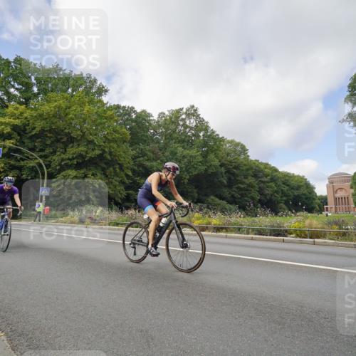 14.09.2025 - Stadtparktriathlon Michael Burmester http://msf.ph/oto/8892787 14.09.2025 11:23:49 Radfahren 824, 893, 936, 940, 943, 994, 1005, 1008, 1011 meine-sportfotos.de