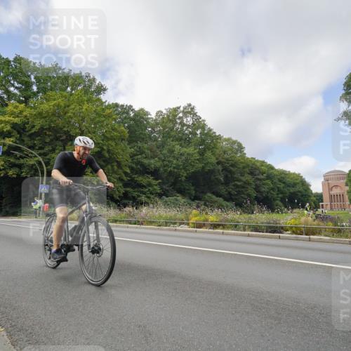 14.09.2025 - Stadtparktriathlon Michael Burmester http://msf.ph/oto/8892793 14.09.2025 11:23:55 Radfahren 824, 878, 895, 940, 943, 986, 1008, 1011 meine-sportfotos.de