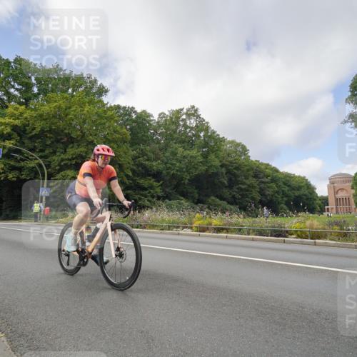 14.09.2025 - Stadtparktriathlon Michael Burmester http://msf.ph/oto/8892794 14.09.2025 11:24:01 Radfahren 823, 824, 876, 878, 895, 915, 924, 986, 987 meine-sportfotos.de