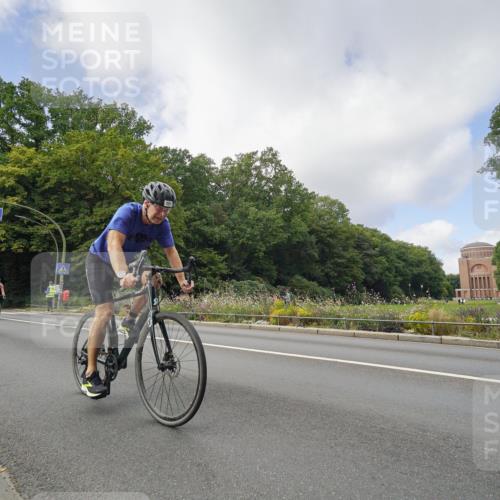 14.09.2025 - Stadtparktriathlon Michael Burmester http://msf.ph/oto/8892797 14.09.2025 11:24:03 Radfahren 823, 876, 878, 895, 915, 924, 986, 987 meine-sportfotos.de