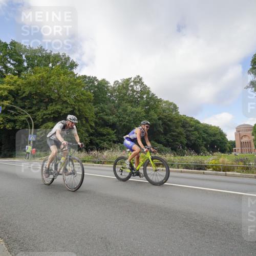 14.09.2025 - Stadtparktriathlon Michael Burmester http://msf.ph/oto/8892800 14.09.2025 11:24:05 Radfahren 823, 876, 878, 894, 895, 915, 924, 970, 986, 987 meine-sportfotos.de