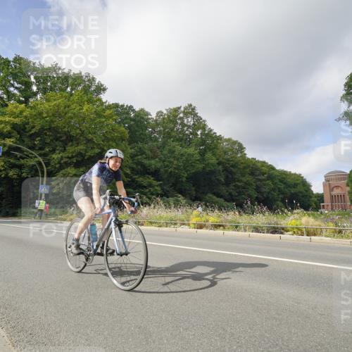 14.09.2025 - Stadtparktriathlon Michael Burmester http://msf.ph/oto/8892822 14.09.2025 11:25:34 Radfahren 826, 852, 919, 992, 1000 meine-sportfotos.de