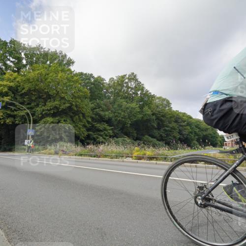 14.09.2025 - Stadtparktriathlon Michael Burmester http://msf.ph/oto/8892830 14.09.2025 11:25:44 Radfahren 826, 837, 852, 919, 1000 meine-sportfotos.de
