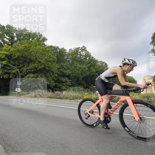 14.09.2025 - Stadtparktriathlon Michael Burmester http://msf.ph/oto/8892838 14.09.2025 11:26:25 Radfahren 846, 902, 926, 934, 935, 993, 1015 meine-sportfotos.de