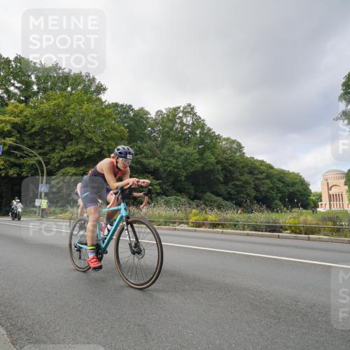 14.09.2025 - Stadtparktriathlon Michael Burmester http://msf.ph/oto/8892840 14.09.2025 11:26:27 Radfahren 846, 902, 926, 934, 935, 993, 1015 meine-sportfotos.de