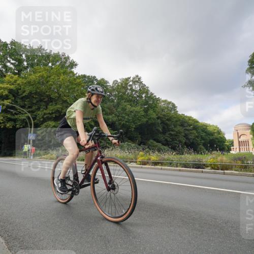 14.09.2025 - Stadtparktriathlon Michael Burmester http://msf.ph/oto/8892849 14.09.2025 11:26:41 Radfahren 905, 911, 914, 931, 942, 961, 976 meine-sportfotos.de