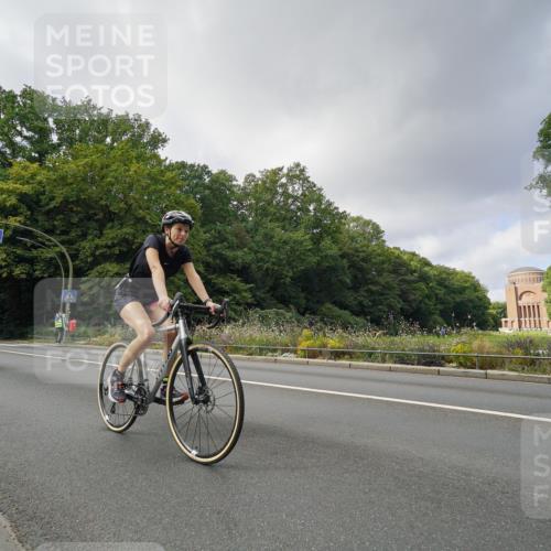 14.09.2025 - Stadtparktriathlon Michael Burmester http://msf.ph/oto/8892856 14.09.2025 11:26:57 Radfahren 868, 898, 932, 969, 985, 995 meine-sportfotos.de