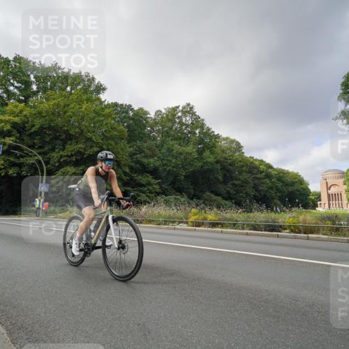 14.09.2025 - Stadtparktriathlon Michael Burmester http://msf.ph/oto/8892858 14.09.2025 11:26:58 Radfahren 868, 898, 932, 969, 985, 995 meine-sportfotos.de