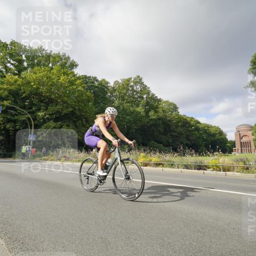 14.09.2025 - Stadtparktriathlon Michael Burmester http://msf.ph/oto/8892889 14.09.2025 11:28:05 Radfahren 848, 854, 916, 925, 941 meine-sportfotos.de