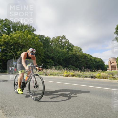 14.09.2025 - Stadtparktriathlon Michael Burmester http://msf.ph/oto/8892905 14.09.2025 11:28:53 Radfahren 938, 973, 982, 984, 989, 1018 meine-sportfotos.de