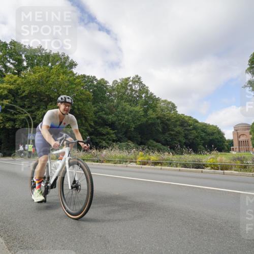 14.09.2025 - Stadtparktriathlon Michael Burmester http://msf.ph/oto/8892934 14.09.2025 11:30:38 Radfahren 822, 829, 850, 855, 952, 960, 1014 meine-sportfotos.de