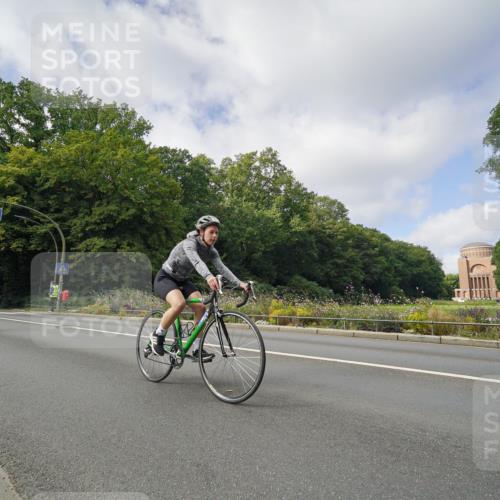 14.09.2025 - Stadtparktriathlon Michael Burmester http://msf.ph/oto/8892941 14.09.2025 11:31:01 Radfahren 862, 882, 920, 929, 945, 957, 964, 987 meine-sportfotos.de