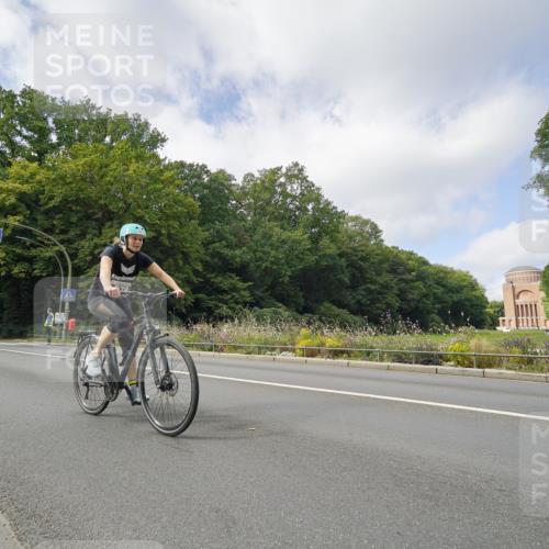14.09.2025 - Stadtparktriathlon Michael Burmester http://msf.ph/oto/8892953 14.09.2025 11:31:22 Radfahren 857, 858, 886, 943, 978, 1001, 1002, 1007 meine-sportfotos.de