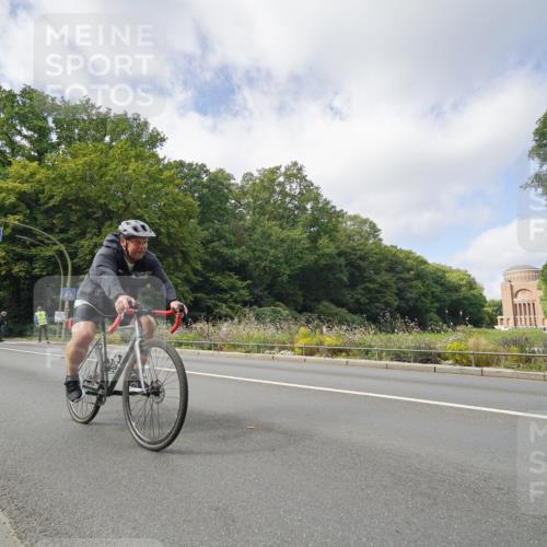 14.09.2025 - Stadtparktriathlon Michael Burmester http://msf.ph/oto/8892956 14.09.2025 11:31:29 Radfahren 857, 940, 1001, 1002 meine-sportfotos.de