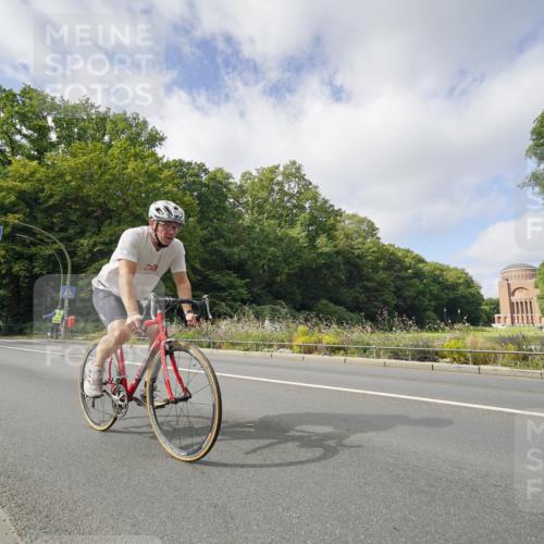14.09.2025 - Stadtparktriathlon Michael Burmester http://msf.ph/oto/8892964 14.09.2025 11:31:47 Radfahren 876, 895, 948, 958 meine-sportfotos.de