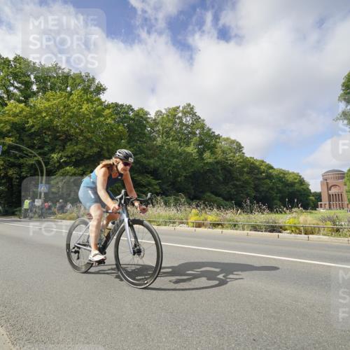 14.09.2025 - Stadtparktriathlon Michael Burmester http://msf.ph/oto/8892975 14.09.2025 11:32:17 Radfahren 894, 966, 968, 974, 997, 1017 meine-sportfotos.de