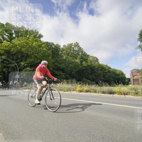14.09.2025 - Stadtparktriathlon Michael Burmester http://msf.ph/oto/8892977 14.09.2025 11:32:20 Radfahren 894, 966, 968, 974, 997, 1017 meine-sportfotos.de