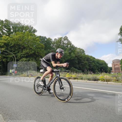14.09.2025 - Stadtparktriathlon Michael Burmester http://msf.ph/oto/8893039 14.09.2025 11:35:21 Radfahren 868, 931, 932, 947, 990, 1041, 1103 meine-sportfotos.de