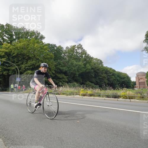 14.09.2025 - Stadtparktriathlon Michael Burmester http://msf.ph/oto/8893043 14.09.2025 11:35:28 Radfahren 931, 941, 947, 990, 1023 meine-sportfotos.de
