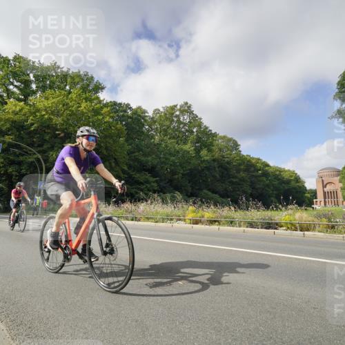 14.09.2025 - Stadtparktriathlon Michael Burmester http://msf.ph/oto/8893070 14.09.2025 11:36:43 Radfahren 916, 938, 973, 982, 989, 1018, 1077, 1083, 1101 meine-sportfotos.de