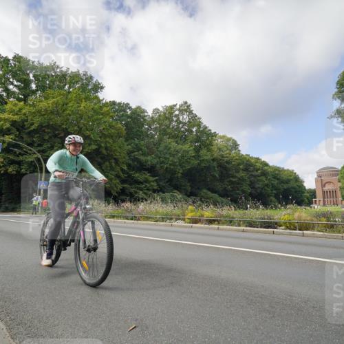 14.09.2025 - Stadtparktriathlon Michael Burmester http://msf.ph/oto/8893090 14.09.2025 11:37:38 Radfahren 1016, 1039, 1043, 1054, 1107 meine-sportfotos.de